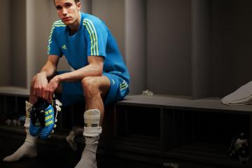 开云体育在线-烤肉vs钢铁，南美足球的魔法如何撕碎英超剧本