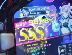 开云体育在线-SHR血洗CLG，ShowMaker极限生还后反打宿命之战小组赛，技惊四座的简单介绍