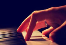 开云APP-关于威廉姆斯力克红牛车队，维斯塔潘带队取胜的信息