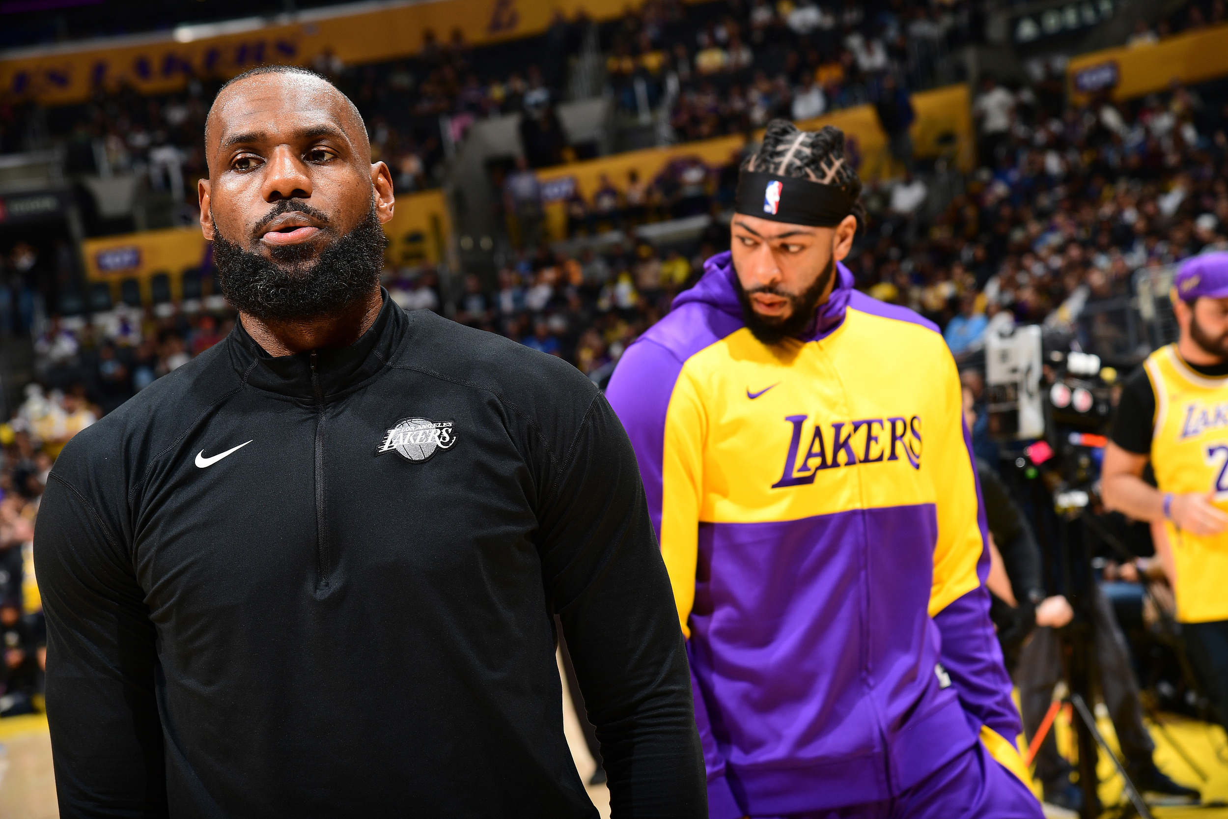 开云体育登录-包含湖人客场逆转太阳,詹姆斯关键时刻挺身而出的词条