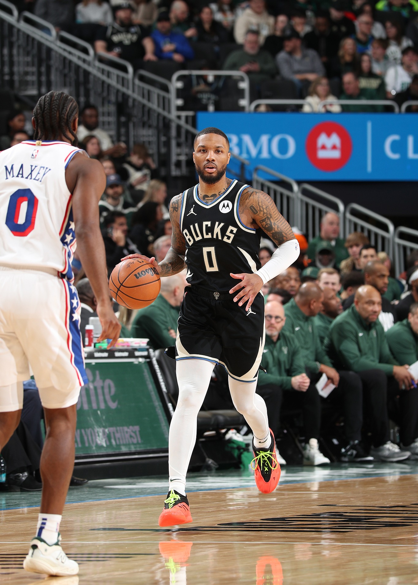 开云体育平台APP-雄鹿队主场击败76人，晋级季后赛