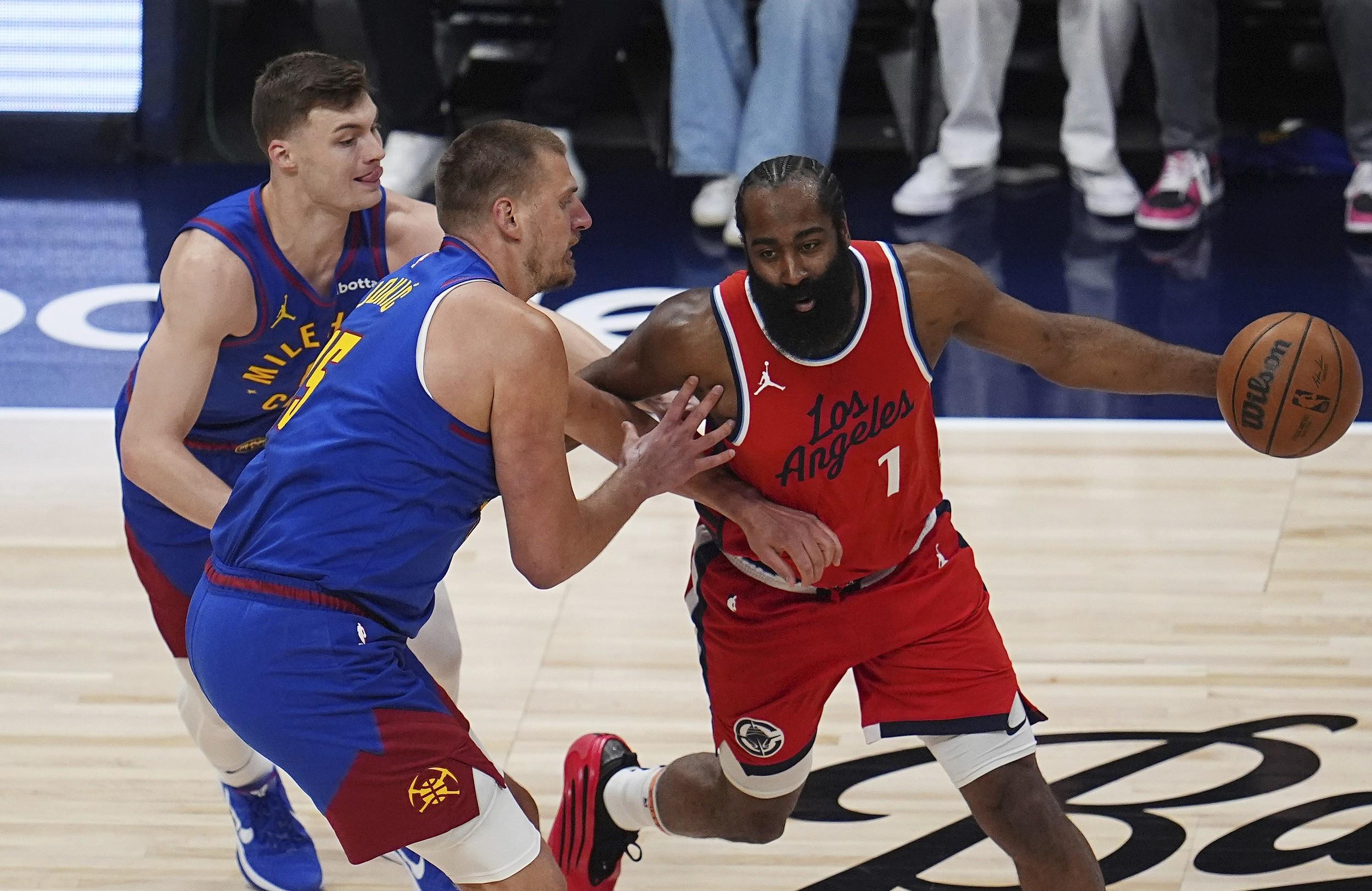 开云官网-雄鹿负公牛,东部第一遭遇失利