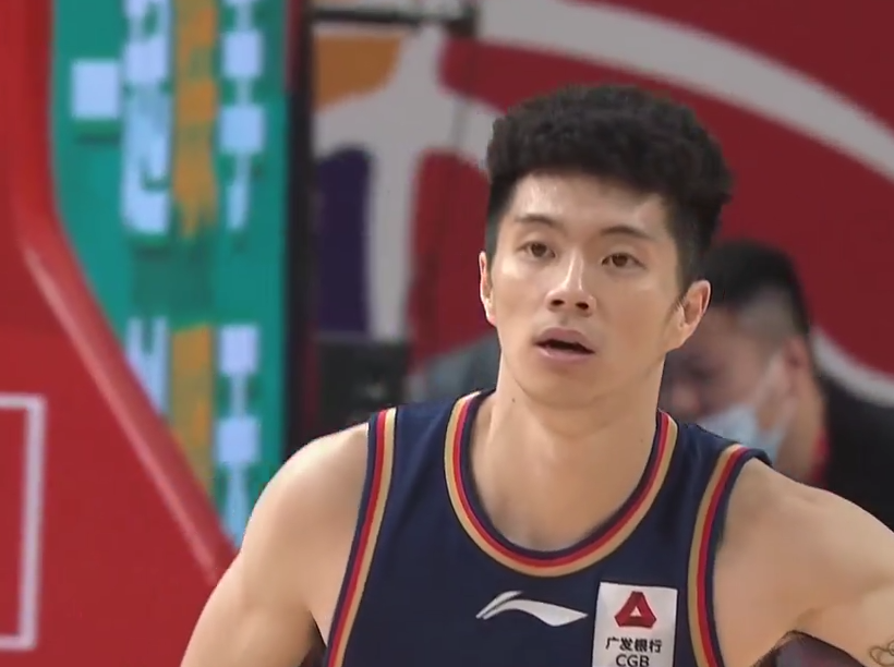 开云体育官方网站-指挥如臂使指！教练带领球队连胜