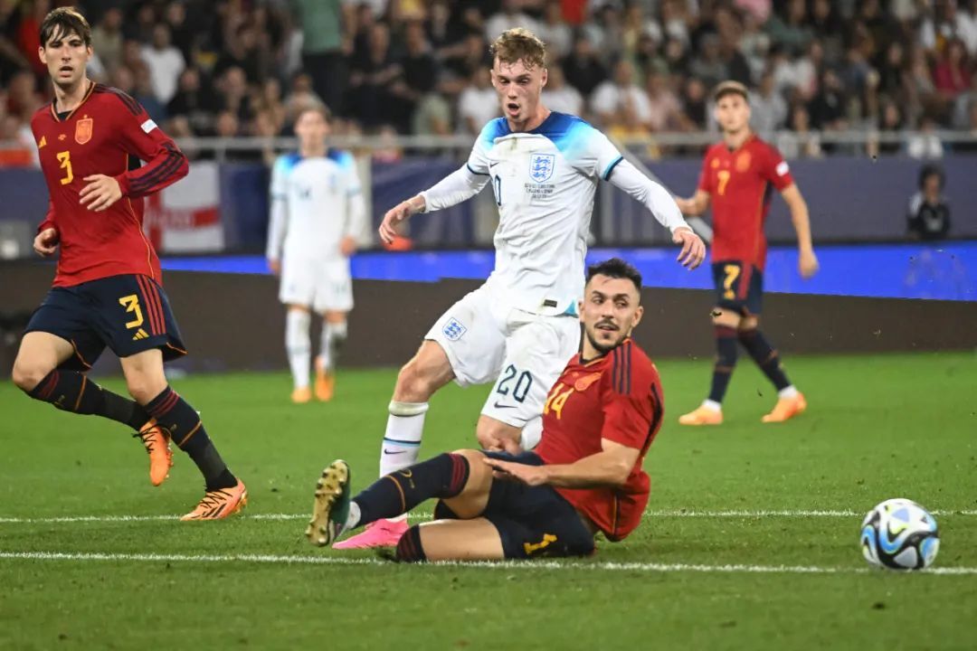 开云下载-比利时新星闪耀赛场被誉为未来之星