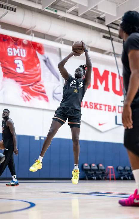 开云体育入口-桑德豪森备战决赛,球迷热切期待胜利的简单介绍