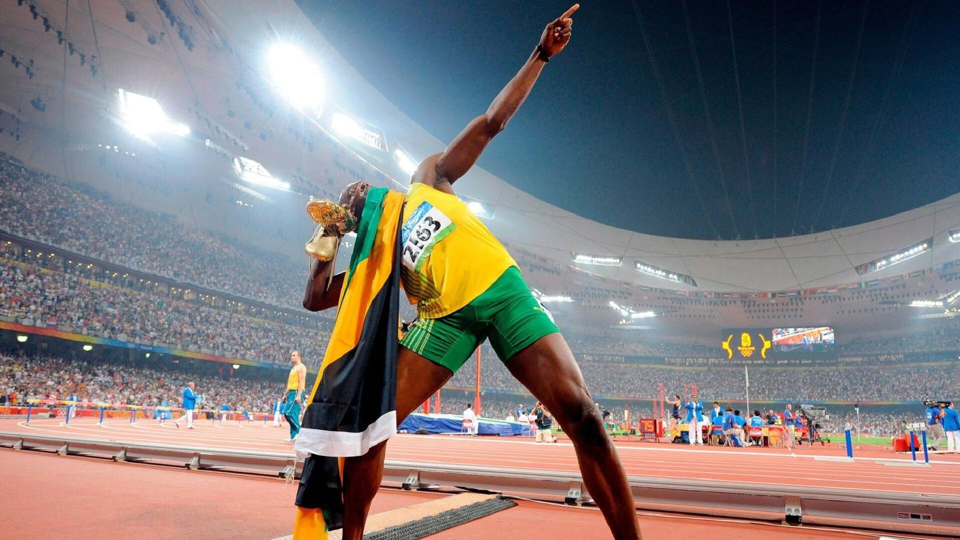 开云官网-风卷残云—当红牛铁蹄踏破红色闪电，是谁在废墟中扛起不屈旗帜？